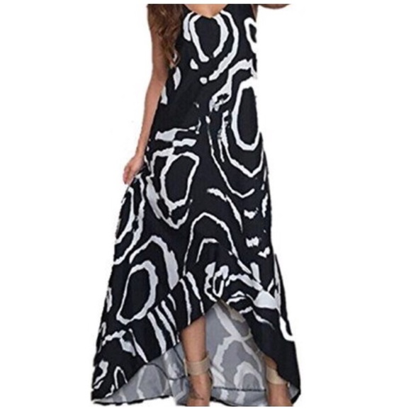 Koobea Dresses & Skirts - Koobea black and white print dress NWT